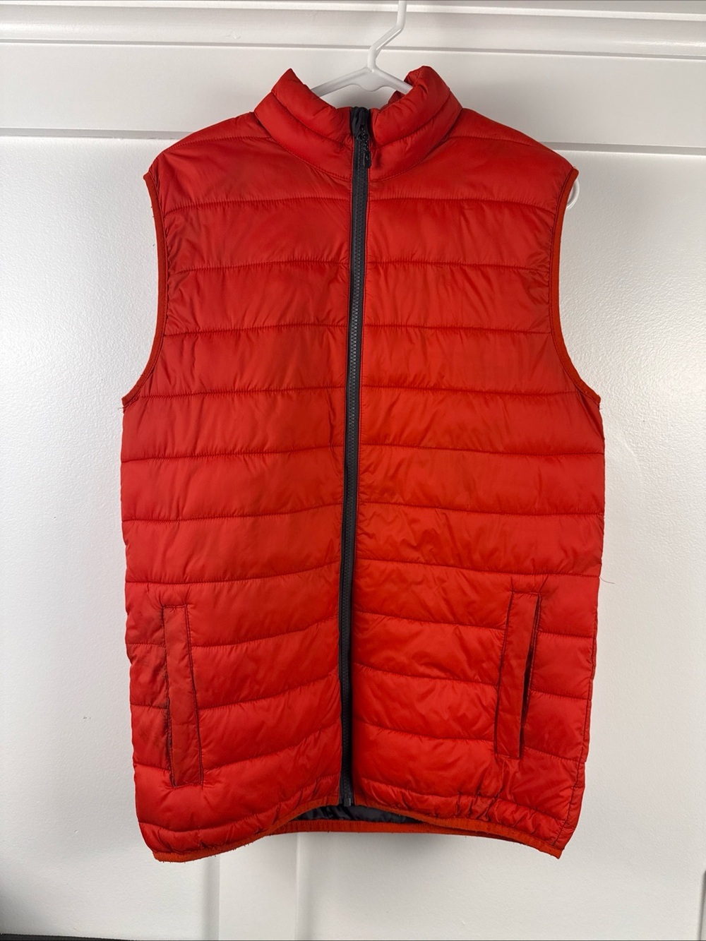 Swiss Tech Red Quilted Puffer Vest with Zipper Mens size S/CH